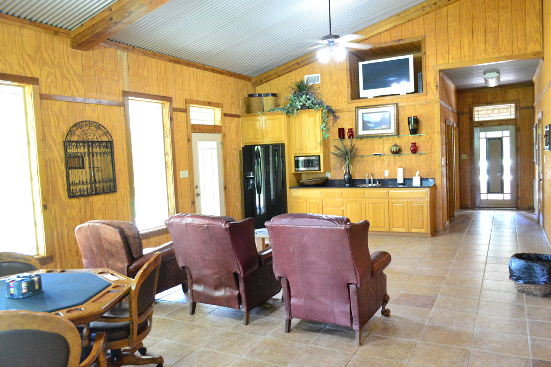 Grooms Area